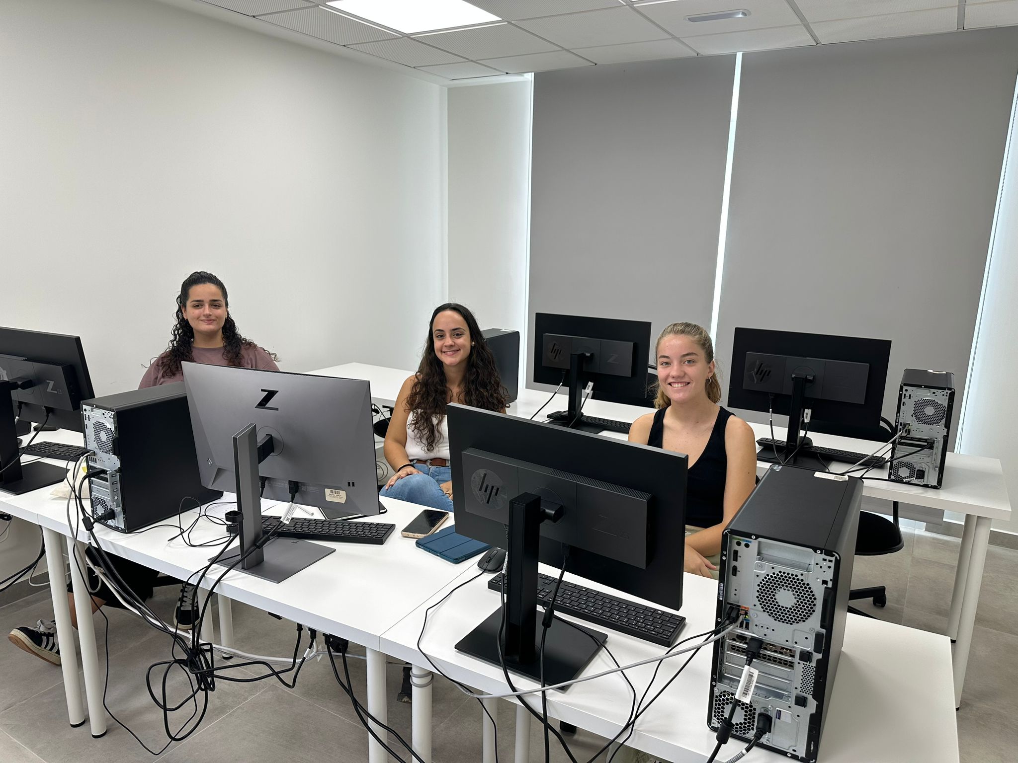 Imagen Estudiantes de Grado podrán disfrutar de becas de iniciación a la investigación en el SAIT